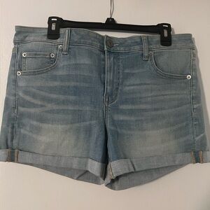 American Eagle Light Wash Denim Women’s Shorts